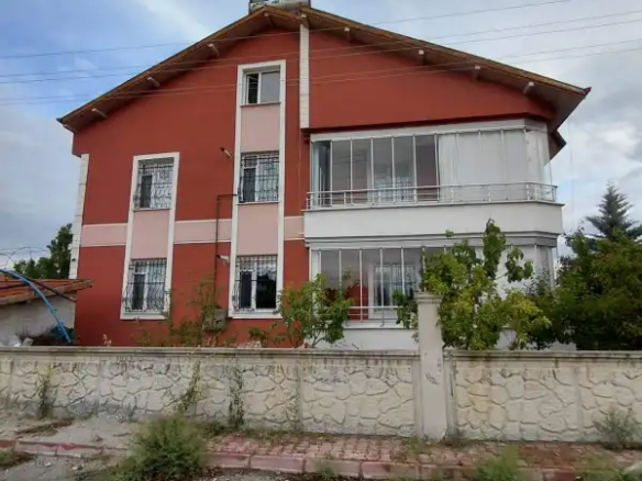 EMLAKYAPTAN KARAASLAN MAH. 6+2 MÜSTAKİL BAHÇELİ EV