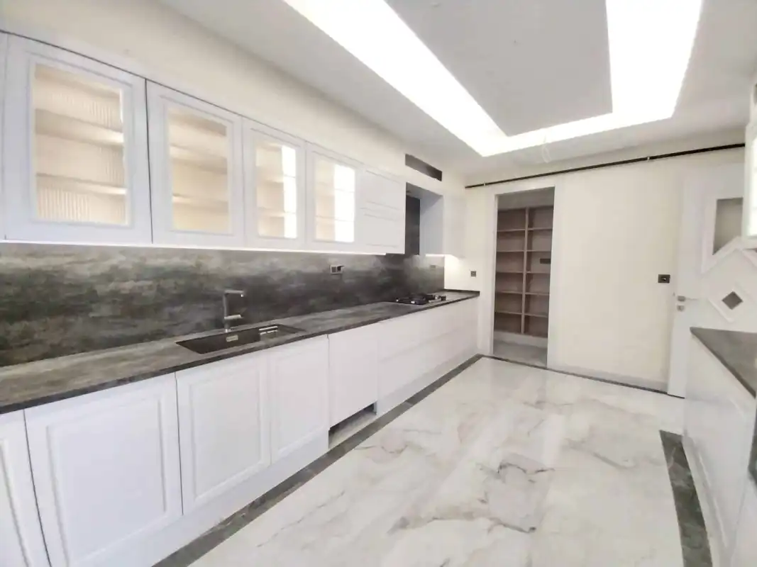 EMLAKYAP’TAN CADDE MASLAK’TA ULTRA LÜX 4.5+1 SATILIK DAİRE