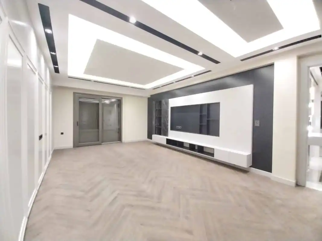 EMLAKYAP’TAN CADDE MASLAK’TA ULTRA LÜX 4.5+1 SATILIK DAİRE